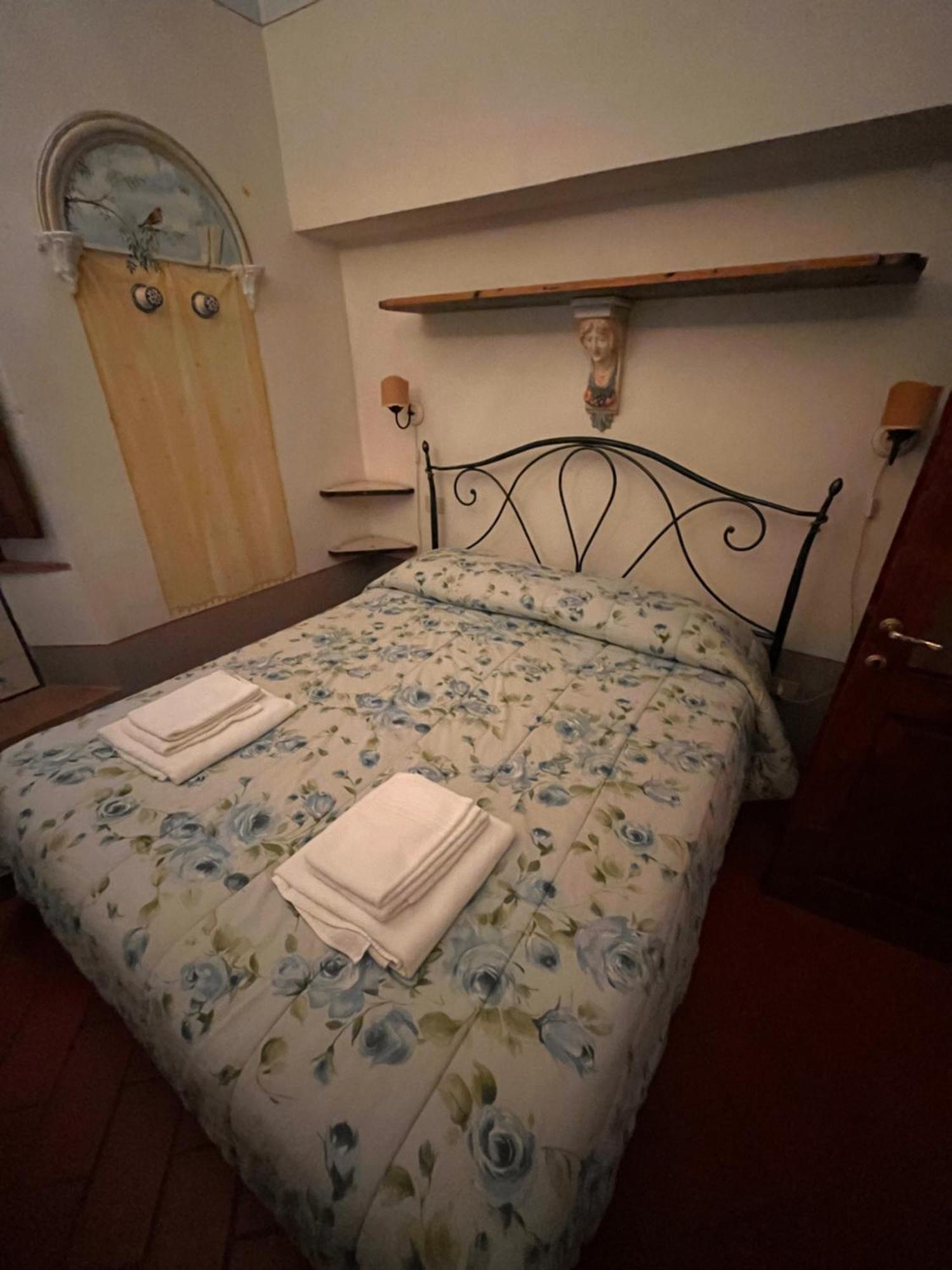 B&B Camere La Vite ปีเอนซา ภายนอก รูปภาพ